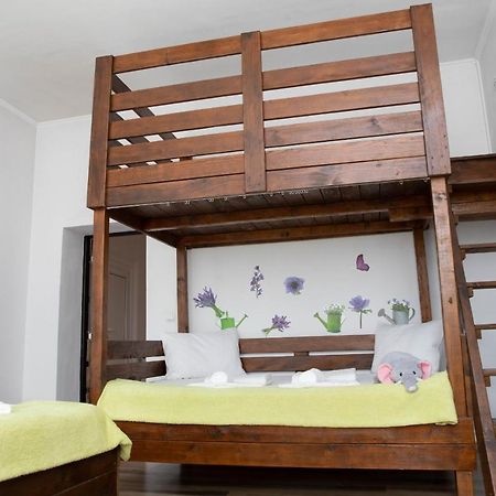 Cosy Apartment In City Centre Орадя Экстерьер фото