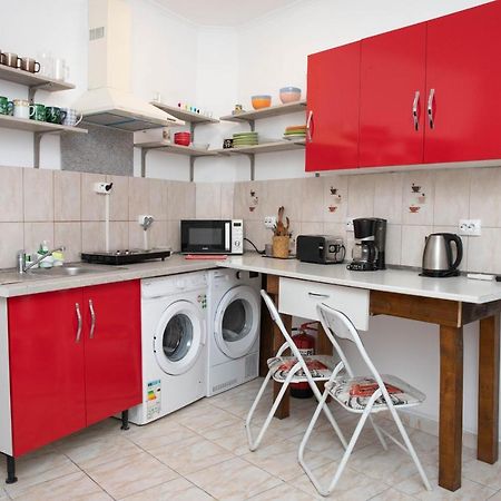 Cosy Apartment In City Centre Орадя Экстерьер фото