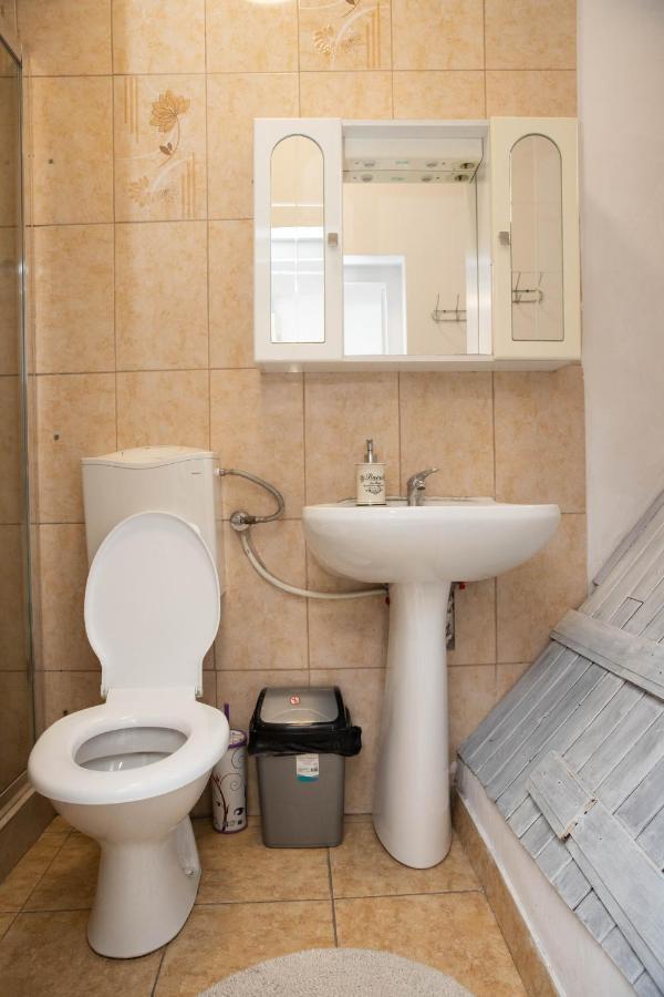 Cosy Apartment In City Centre Орадя Экстерьер фото