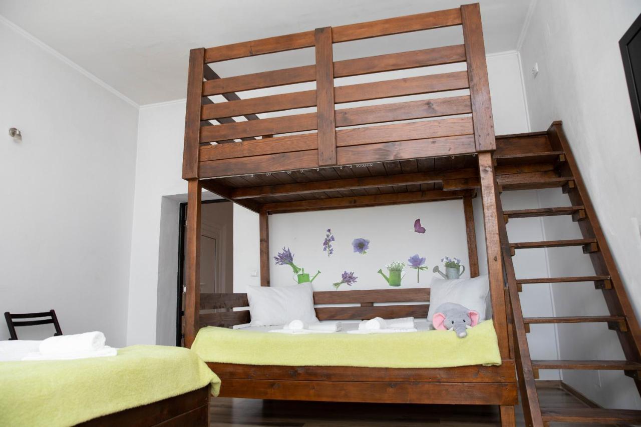 Cosy Apartment In City Centre Орадя Экстерьер фото
