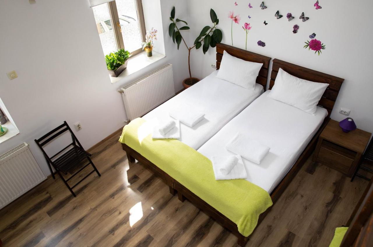 Cosy Apartment In City Centre Орадя Экстерьер фото
